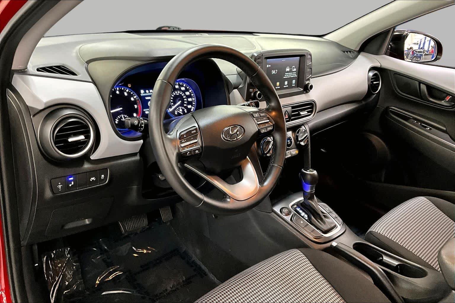 Used 2019 Black Roof Hyundai SEL image 18