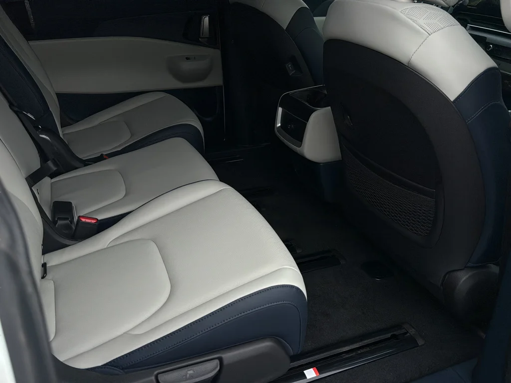 New 2026 Snow White Pearl Kia EX image 11