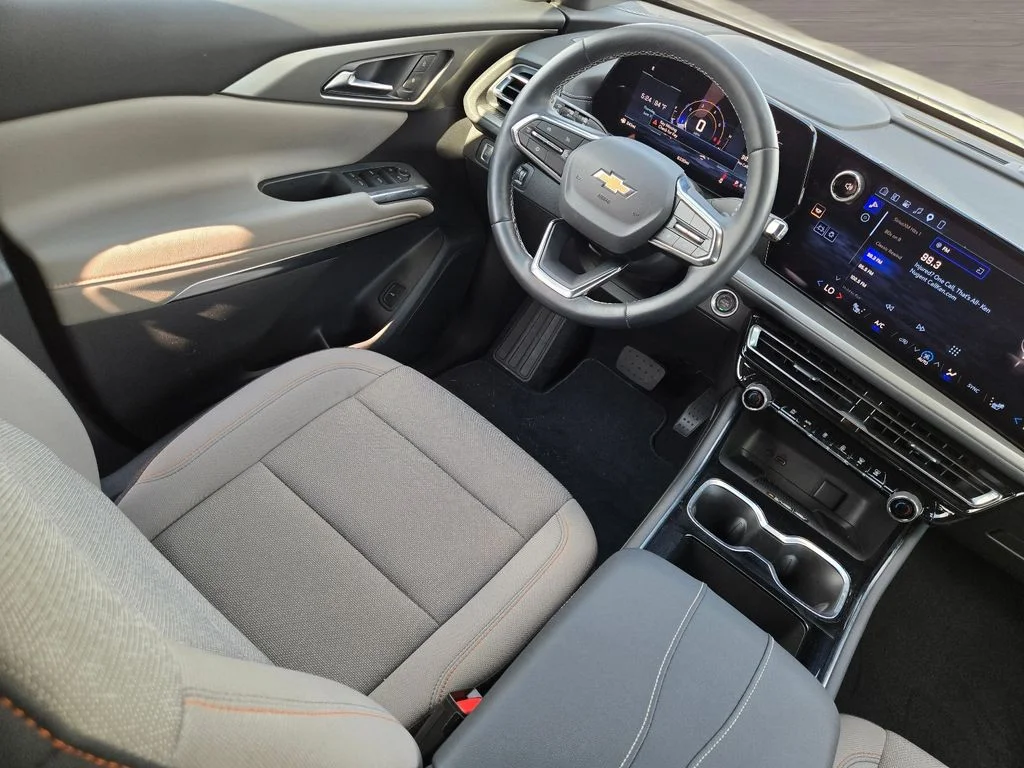 Used 2026 White Chevrolet LT image 19