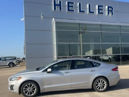 Used 2019 Ingot Silver Ford SE image 3