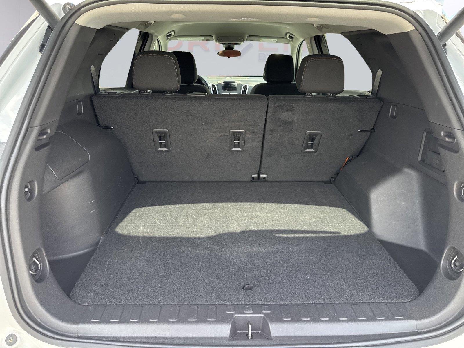 Used 2024 Summit White Chevrolet LT image 33