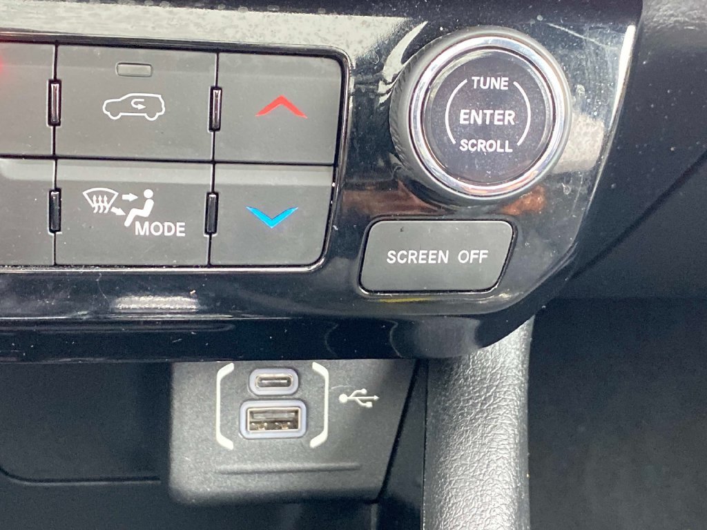Used 2023 White Jeep Limited image 18