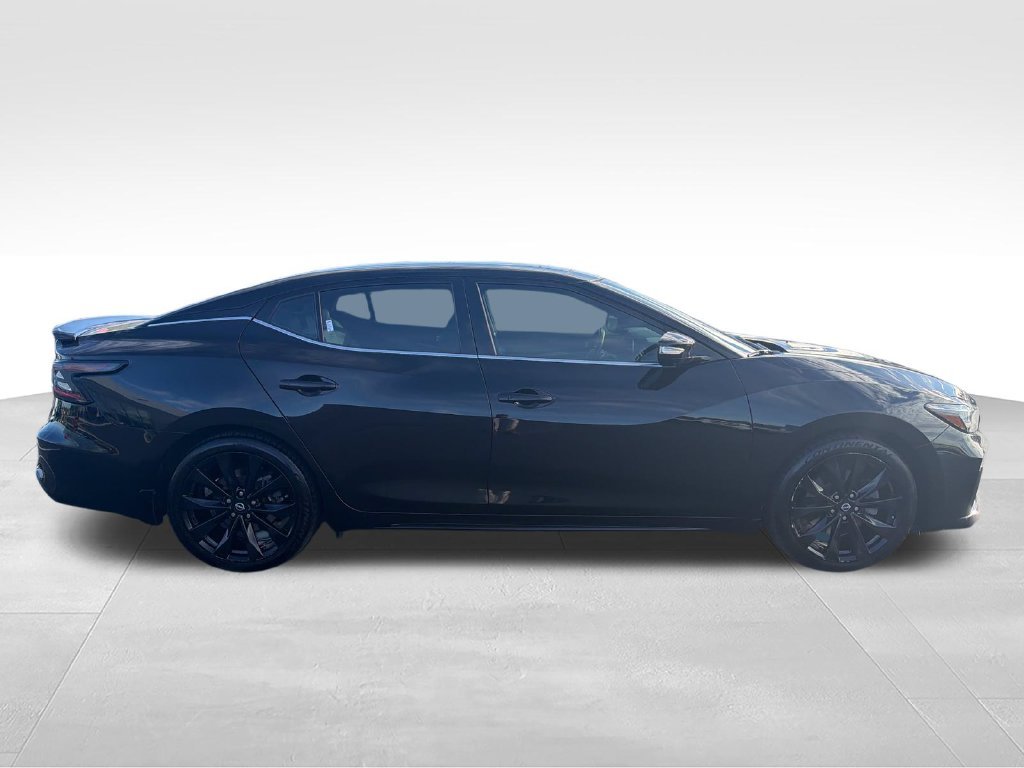Used 2023 Black Nissan SR image 7