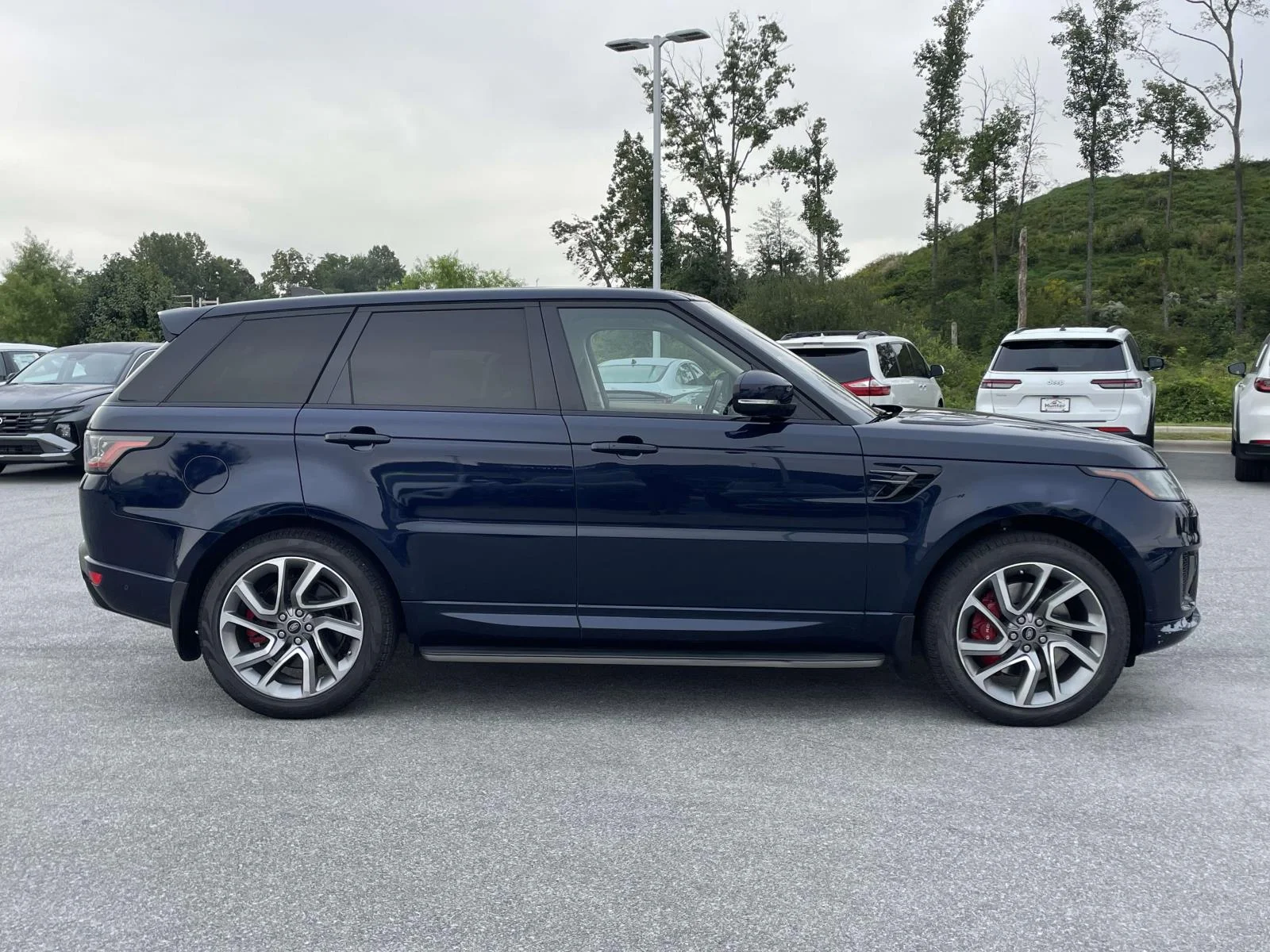 Used 2020 Portofino Blue Metallic Land Rover HSE Dynamic image 29
