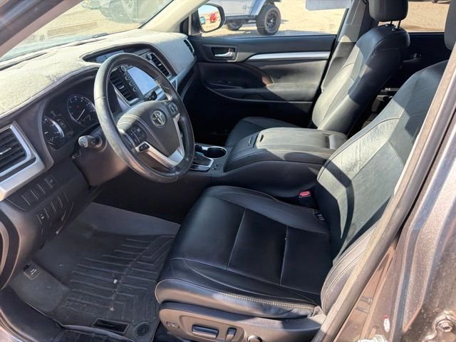 Used 2014 Gray Toyota XLE V6 image 5
