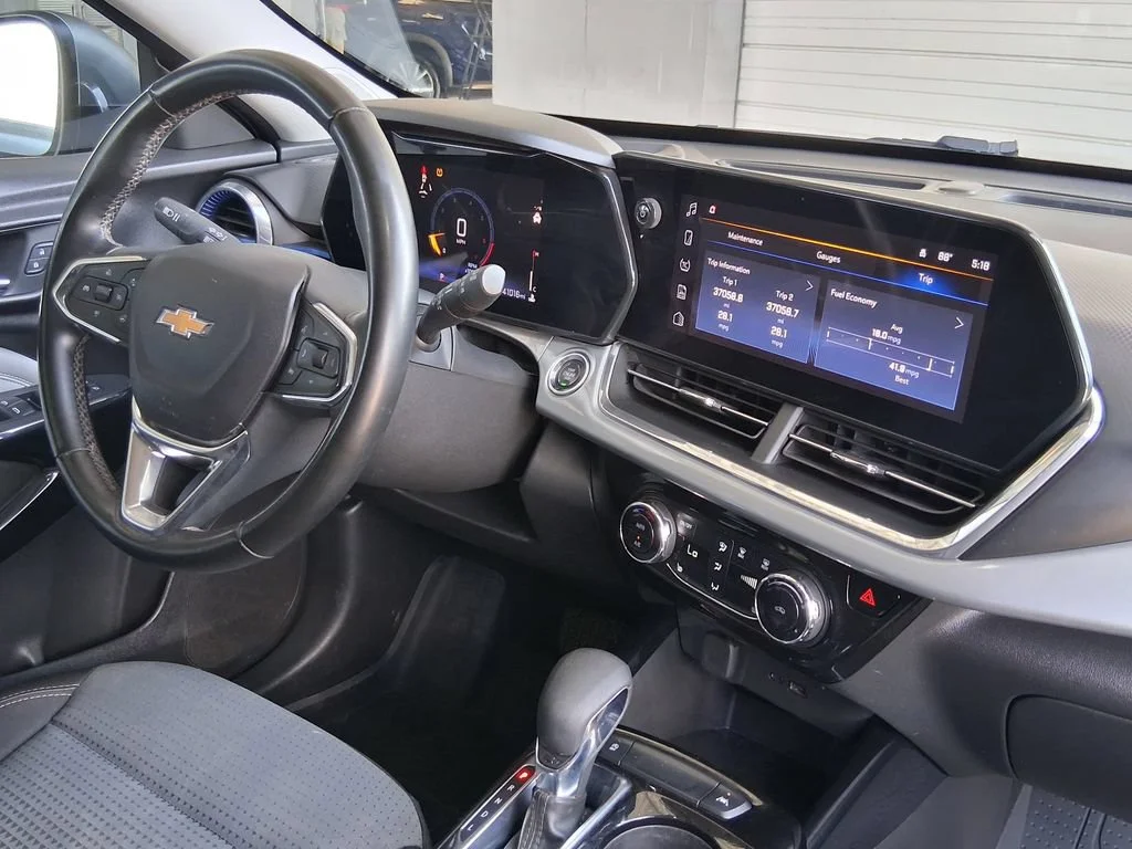 Used 2024 Sterling Gray Metallic Chevrolet LT image 16