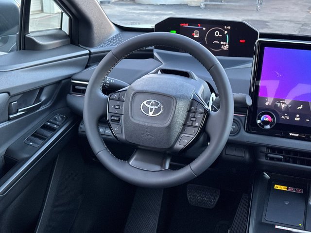 New 2027 Wind Chill Pearl <sup>1</sup> Toyota  XLE image 24