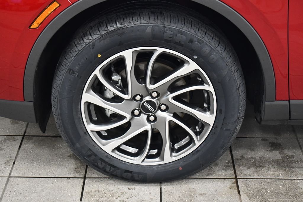 Used 2022 Red Lincoln Standard image 14