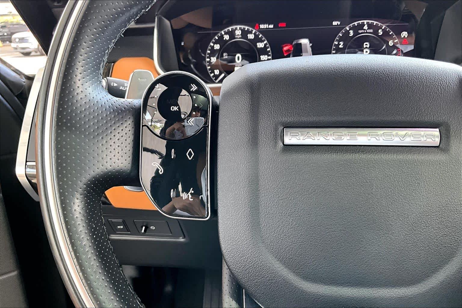 Used 2019 Borealis Black Metallic Land Rover Dynamic image 24