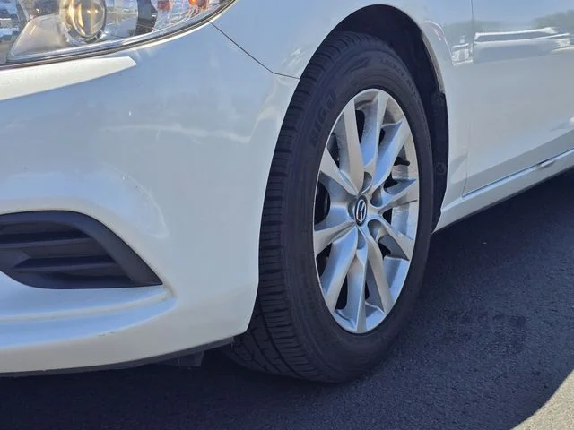 Used 2014 Snowflake White Pearl Mica Mazda i Sport image 21