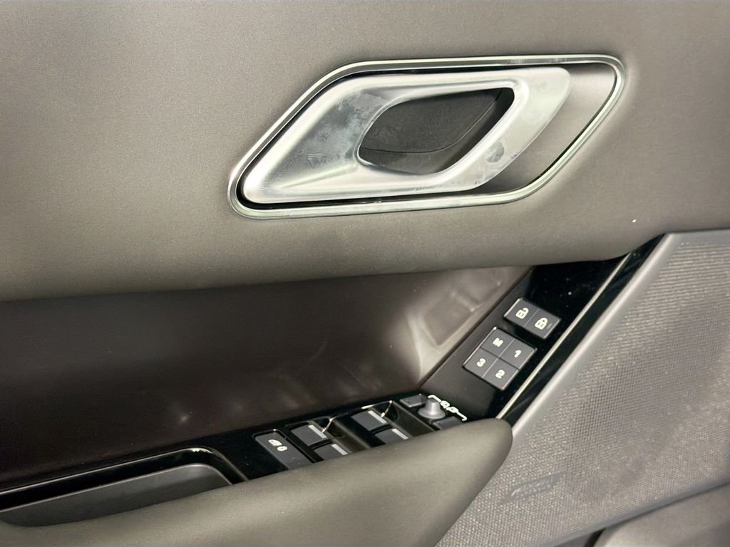 New 2026 Varesine Blue Land Rover Dynamic SE image 18