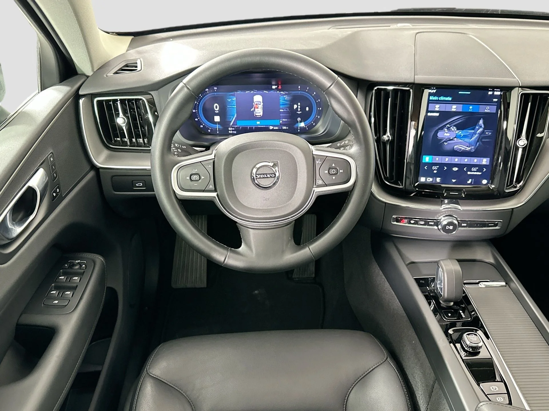 Used 2025 Onyx Black Volvo Core image 23