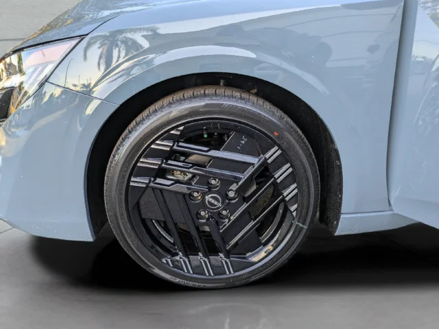 New 2027 Atlantic Gray Metallic / Super Black Two-tone Nissan SR image 34