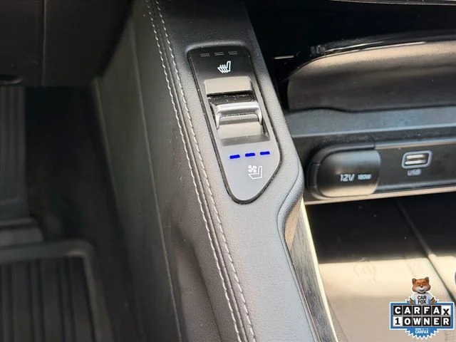 Used 2024 White Kia EX X-Line image 28