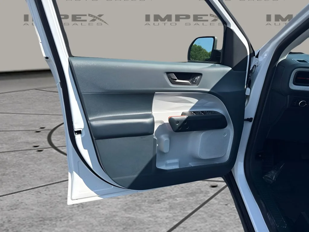 Used 2023 White Ford XLT image 15