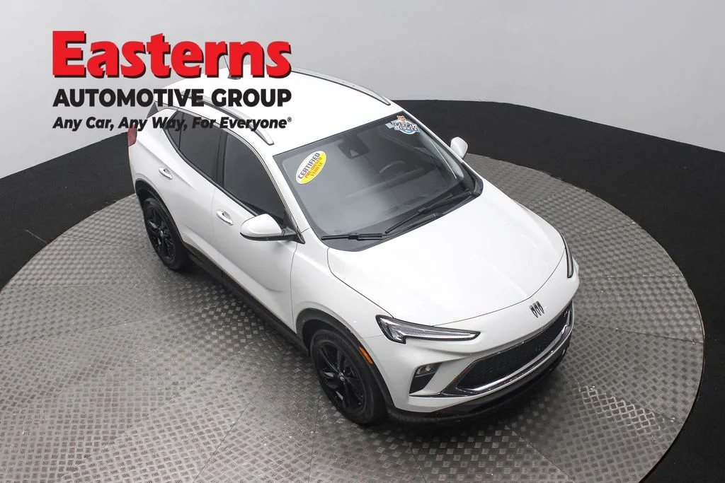 Used 2024 White Buick Sport Touring image 3