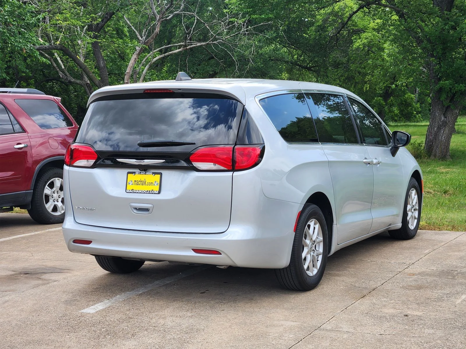 Used 2024 Silver Chrysler LX image 4