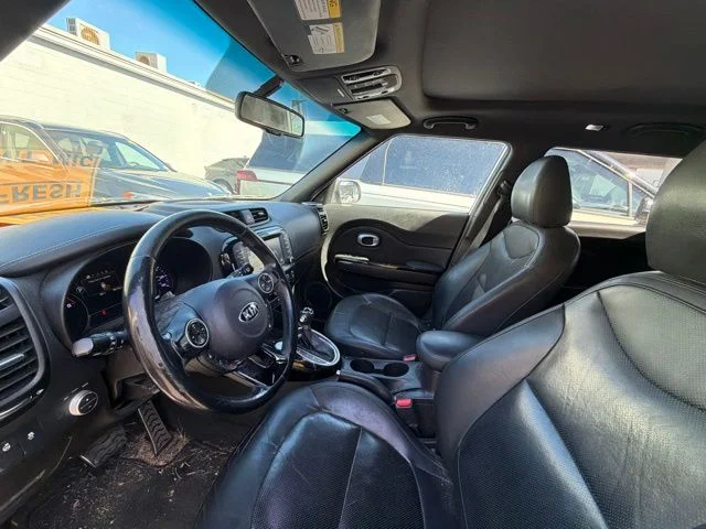 Used 2015 Silver Kia Exclaim image 12