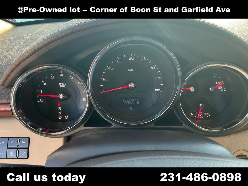Used 2008 White Cadillac Base image 22