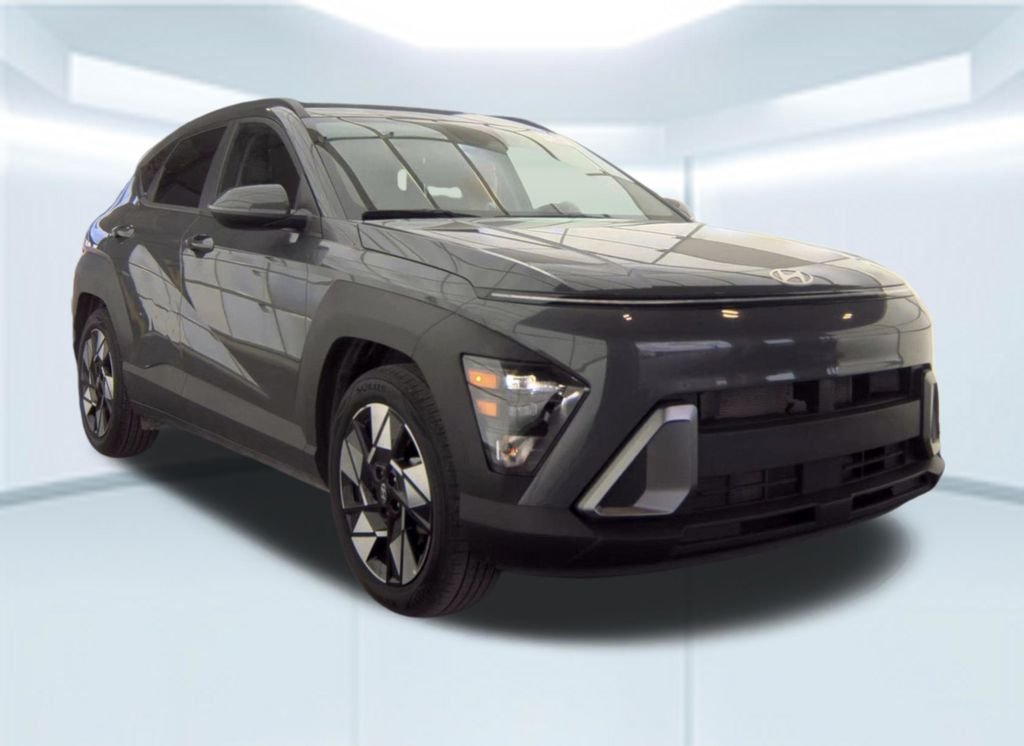 Used 2025 Gray Hyundai SEL image 5