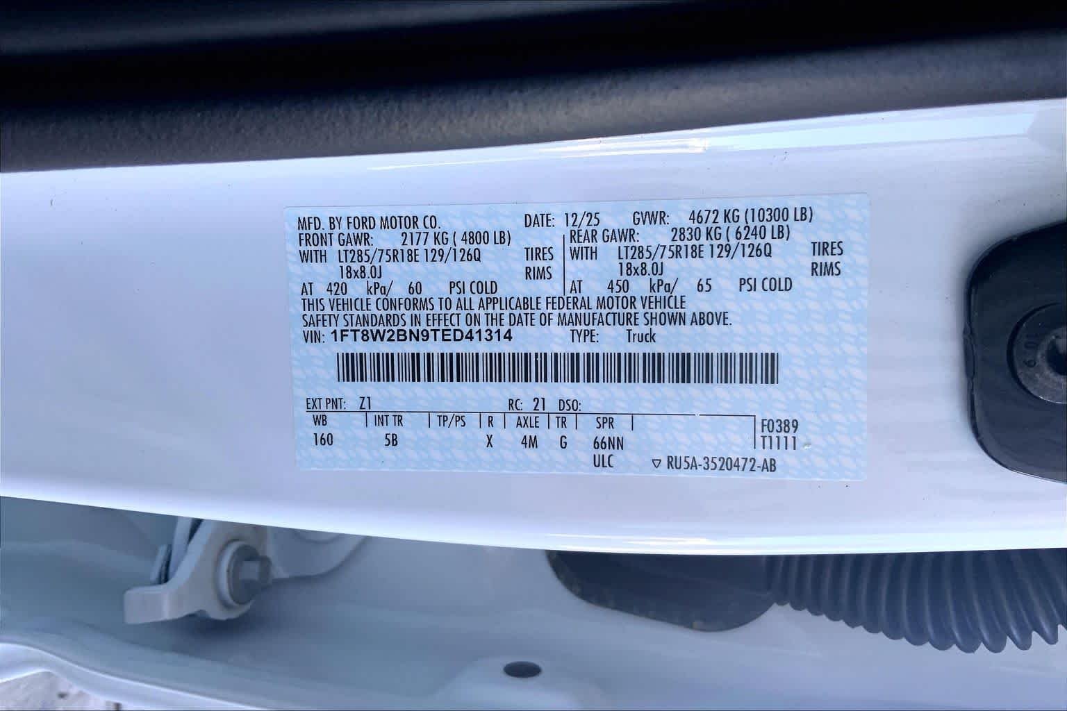 Used 2026 Oxford White Ford LARIAT image 31