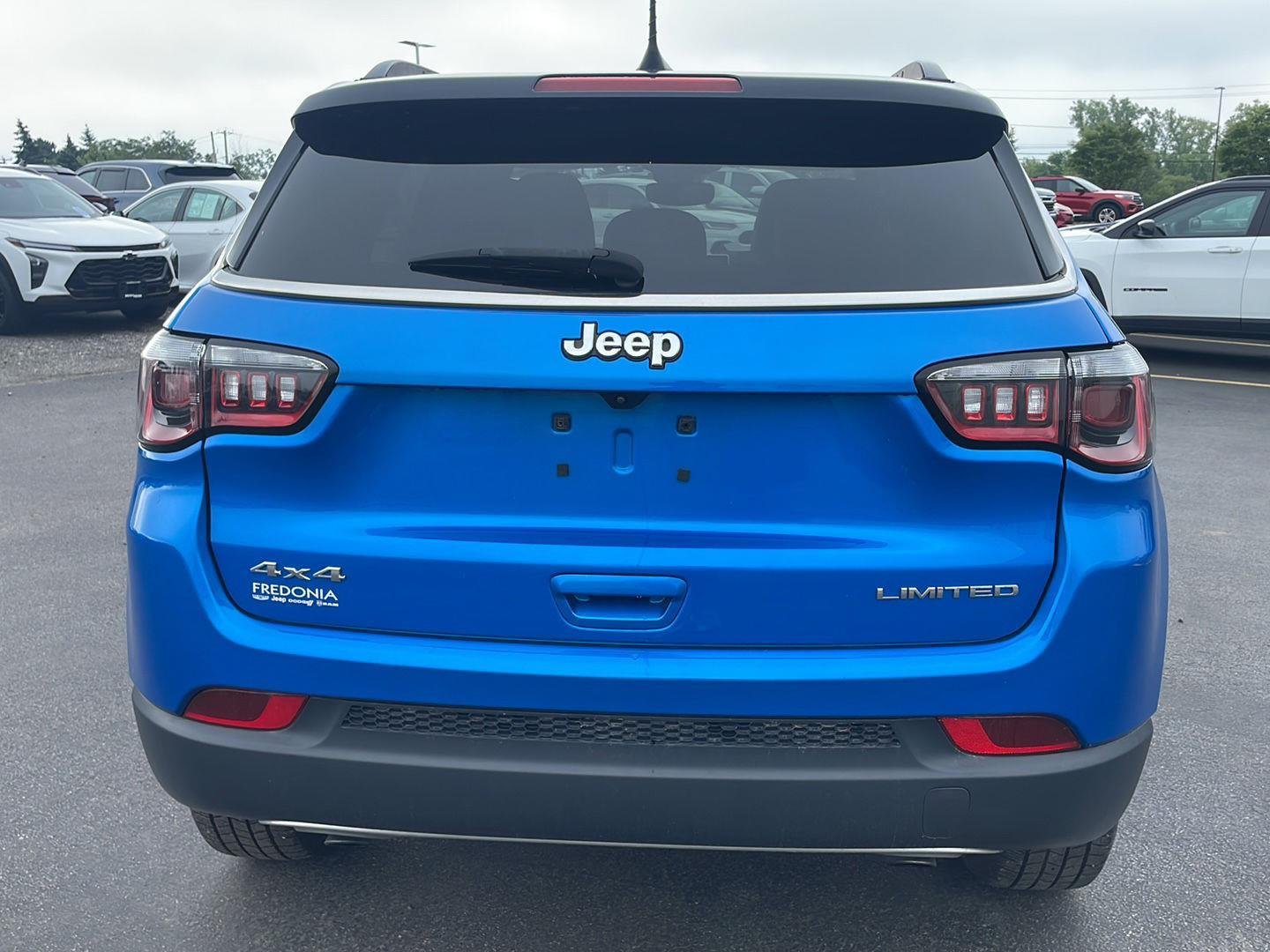 Used 2023 Laser Blue Pearlcoat Jeep Limited image 10