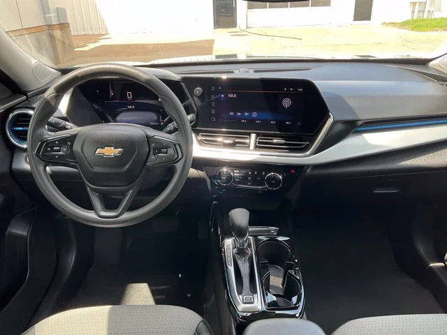 Used 2025 Gray Chevrolet LT image 3