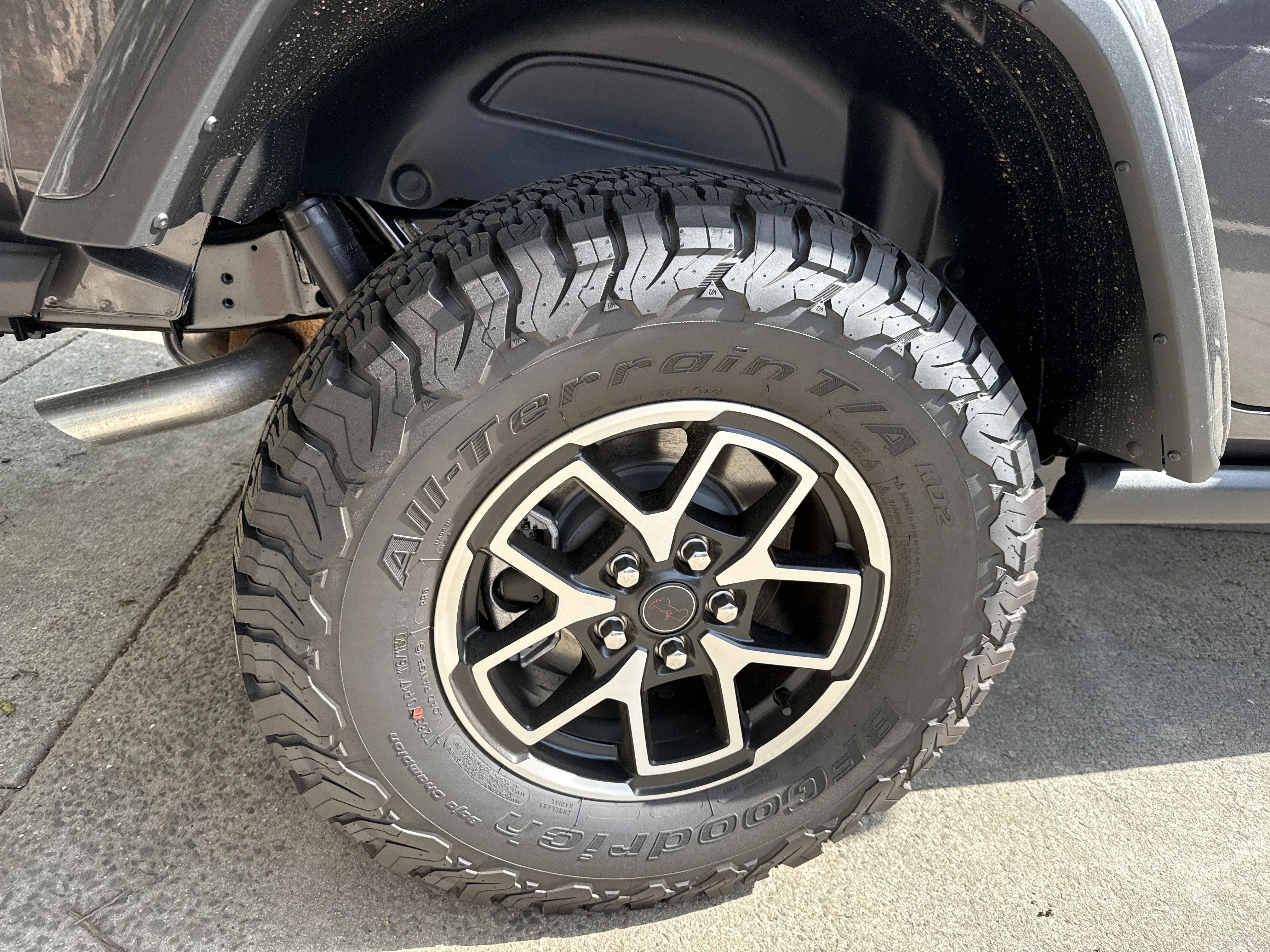 New 2026 Granite Crystal Metallic Clearcoat Jeep Rubicon image 39
