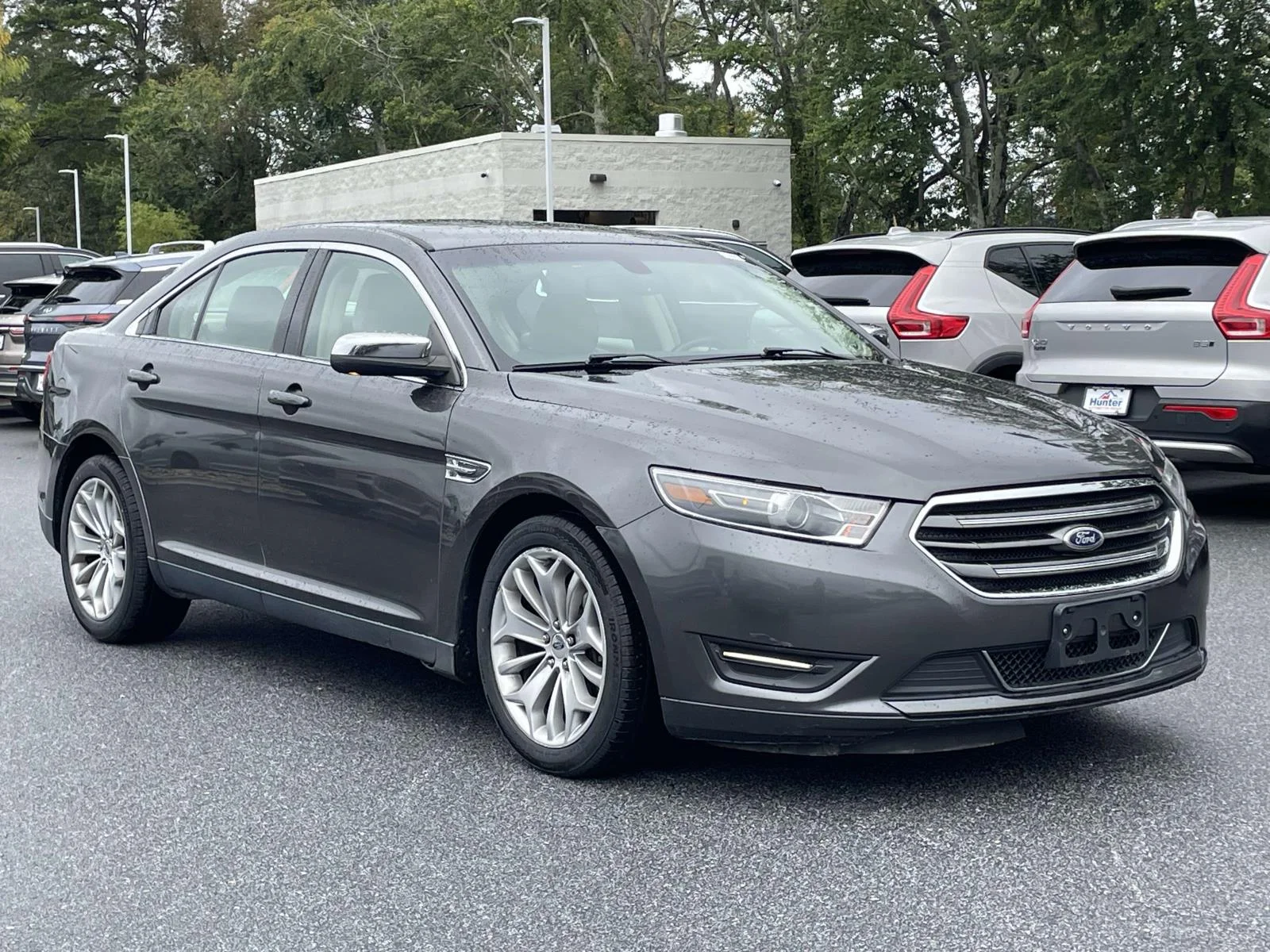 2016 Ford Taurus