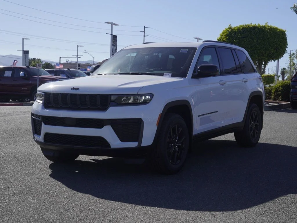 New 2026 Bright White Clearcoat Jeep Altitude image 7