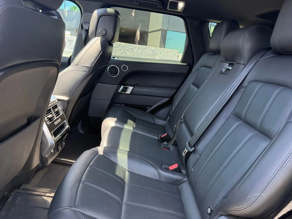Used 2020 Black Land Rover HSE image 9