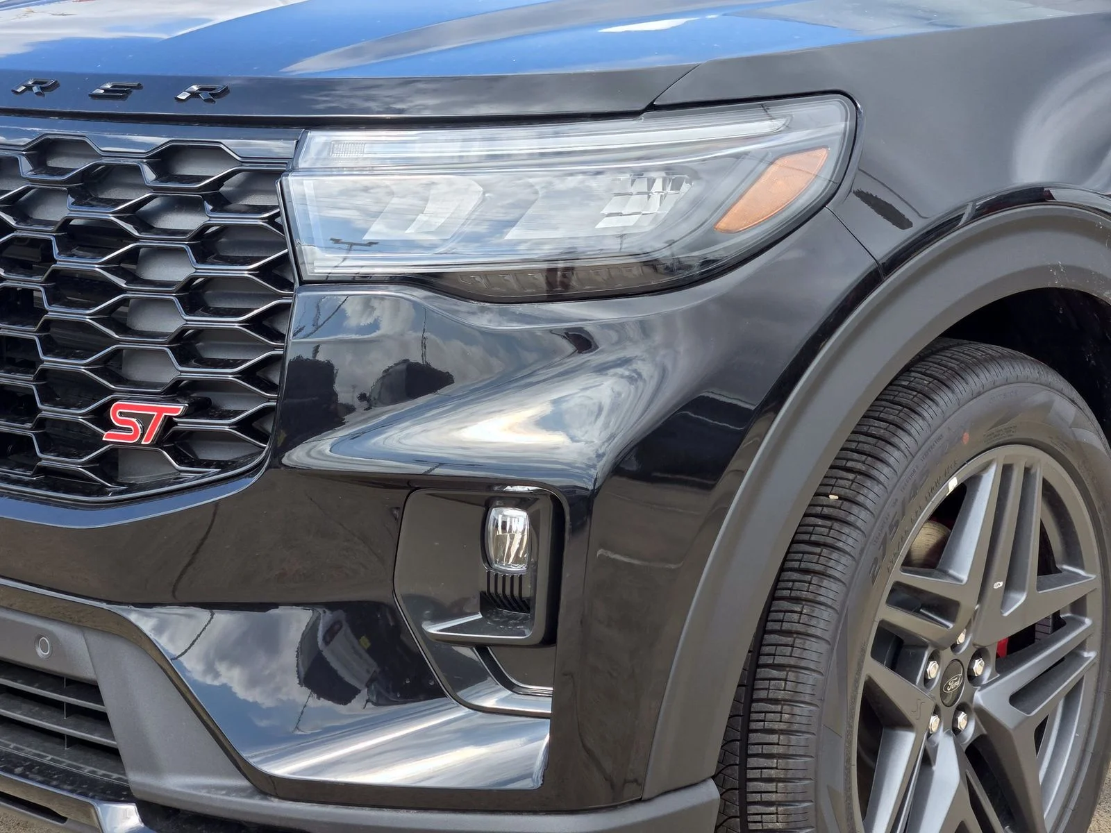 New 2026 Agate Black Metallic Ford ST image 5