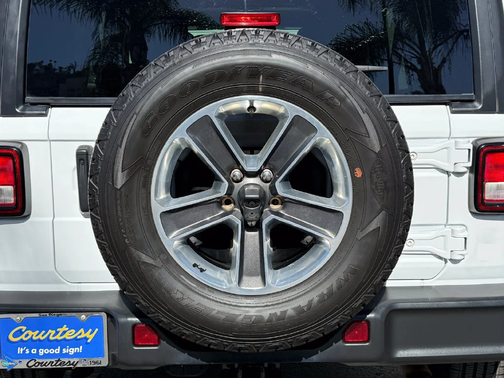 Used 2022  Jeep Unlimited Sahara image 10