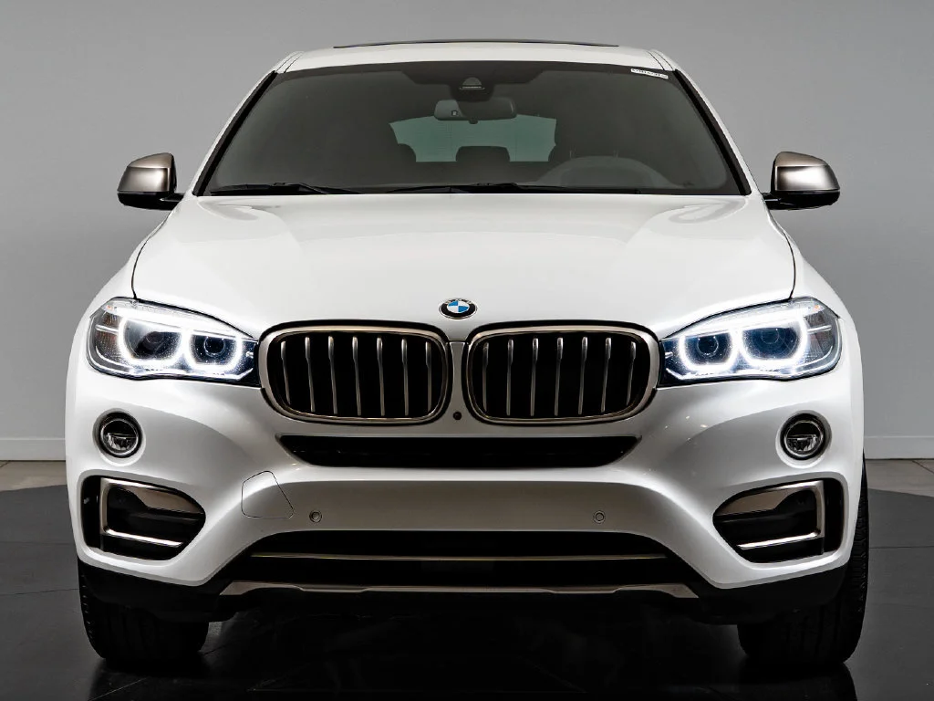 Used 2019 Mineral White Metallic BMW xDrive35i image 2