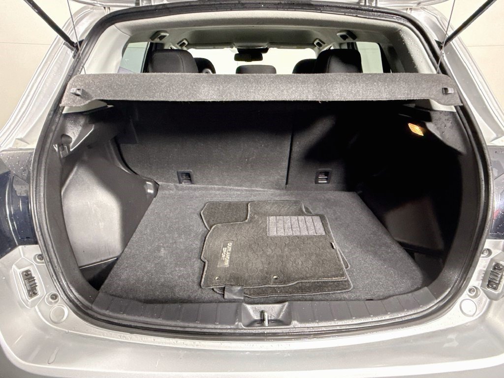 Used 2025 Alloy Silver Metallic Mitsubishi ES image 30