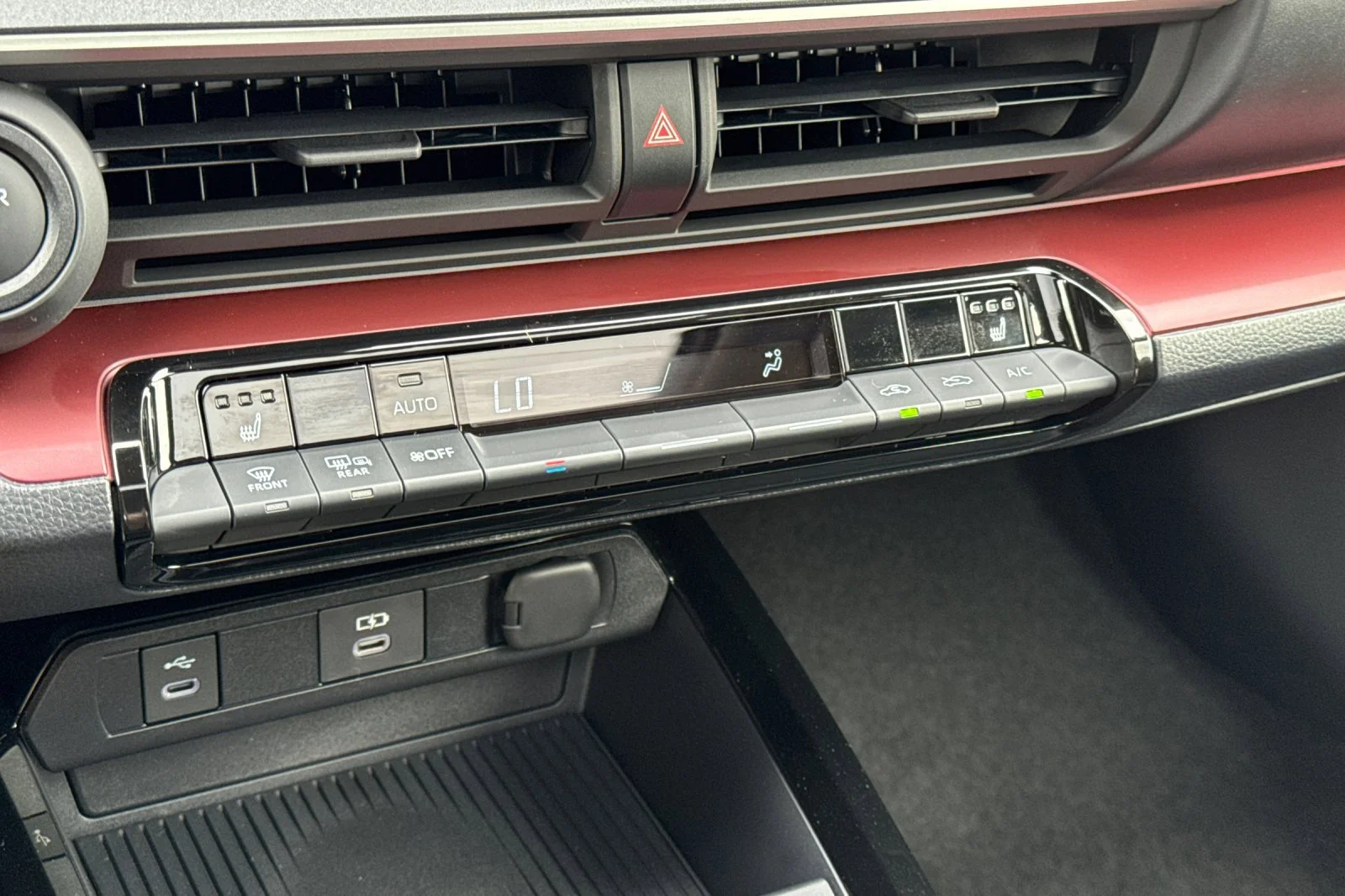 New 2026 Wind Chill Pearl <sup>1</sup> Toyota  XSE image 17