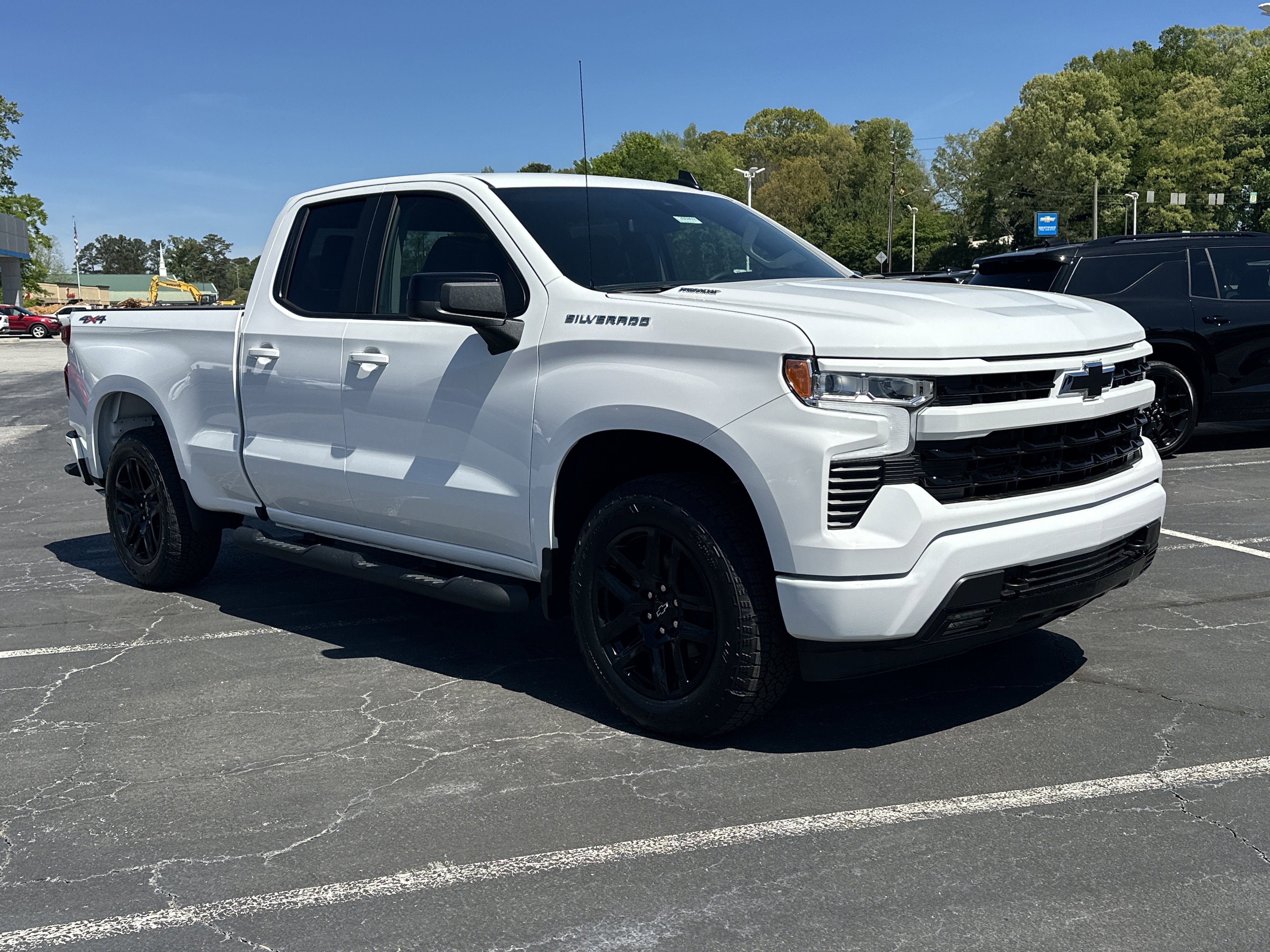 New 2026 Summit White Chevrolet RST image 2