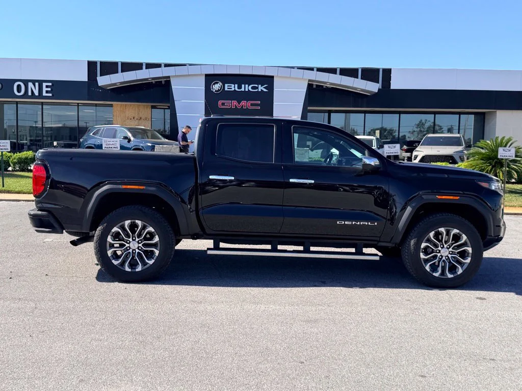 Used 2024 Black GMC Denali image 7