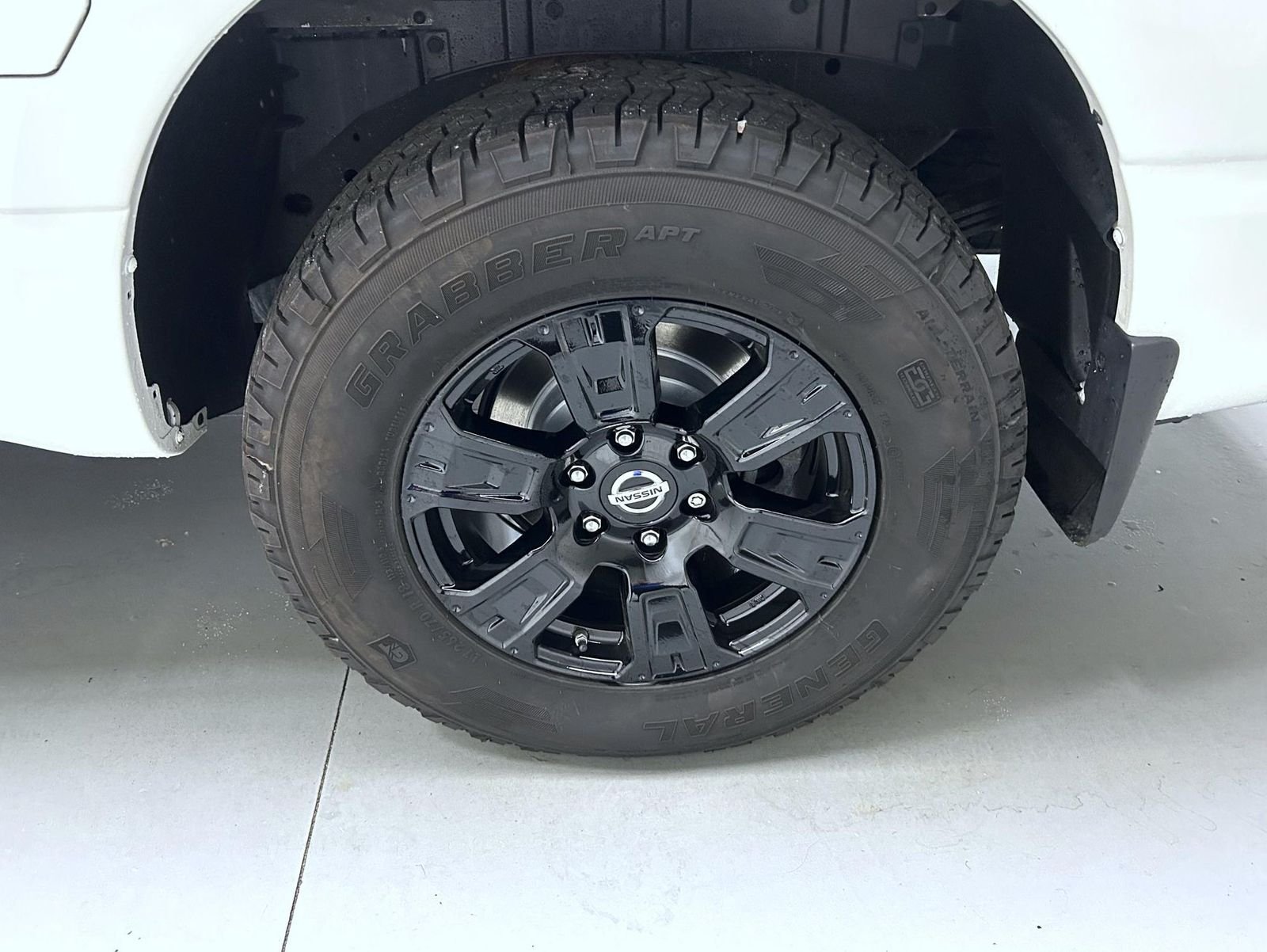 Used 2021 White Nissan SV image 23
