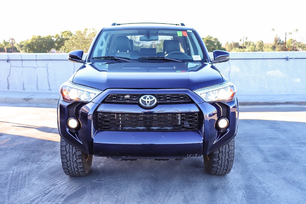 Used 2019 Nautical Blue Metallic Toyota SR5 Premium image 3