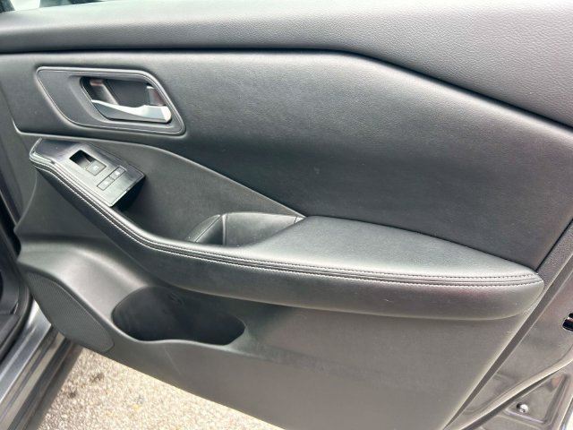 Used 2025 Gray Nissan SV image 24