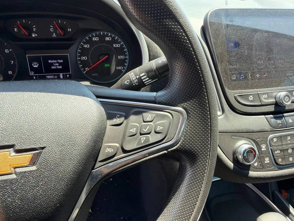 Used 2022 White Chevrolet LT image 12