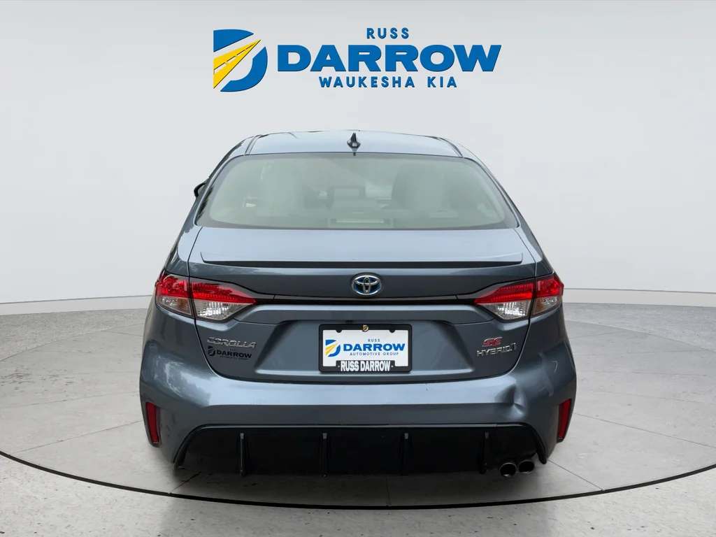 Used 2023  Toyota SE image 4
