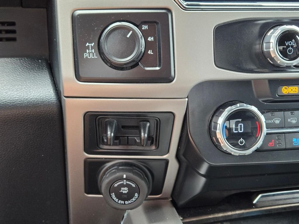 Used 2022  Ford Lariat image 29