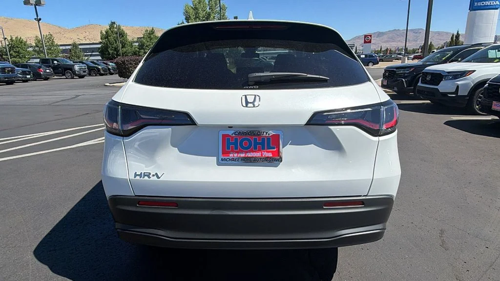 New 2027 Platinum White Pearl Honda LX image 4