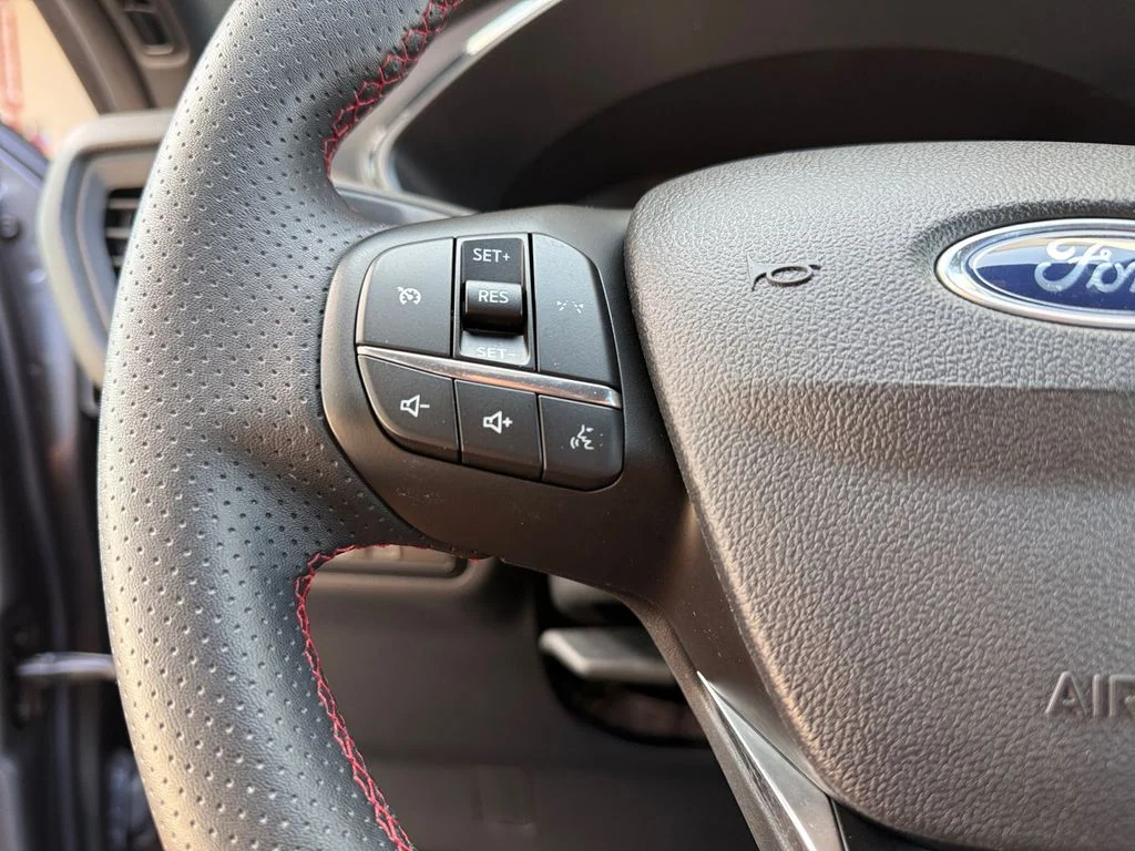 Used 2025 Gray Ford ST-Line image 24