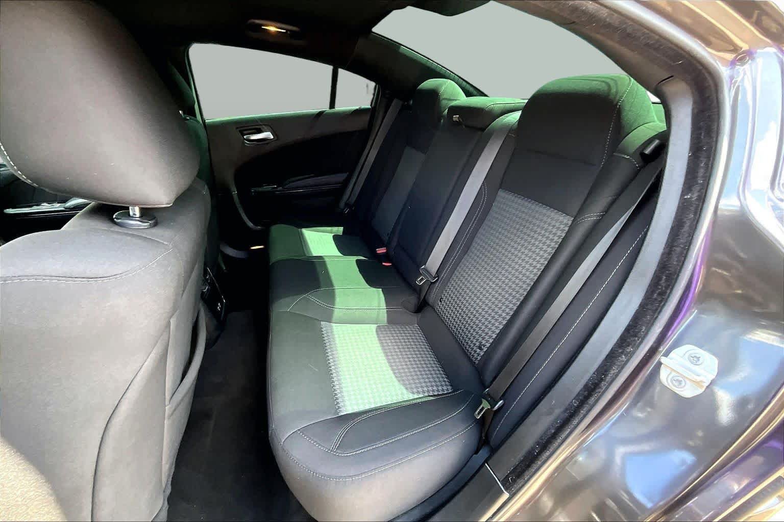 Used 2023 Granite Pearlcoat Dodge SXT image 23