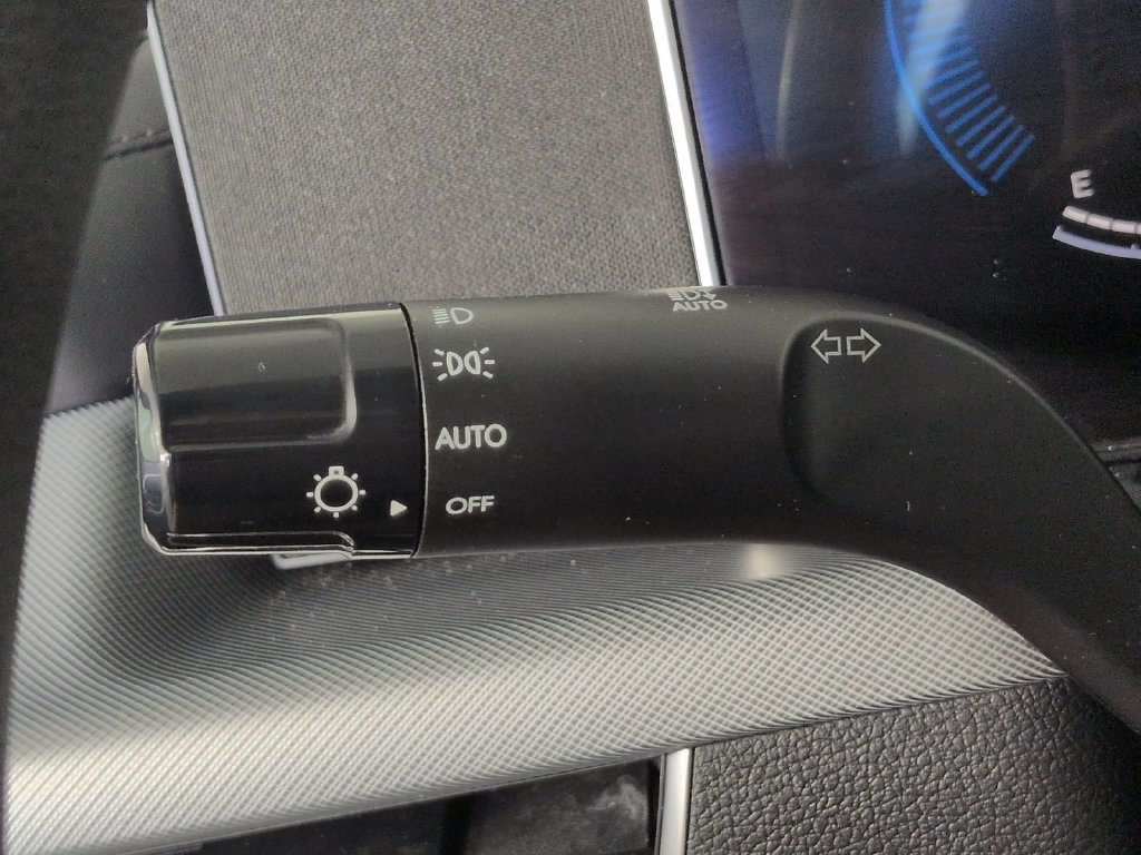 Used 2025 Red Hyundai SEL image 38