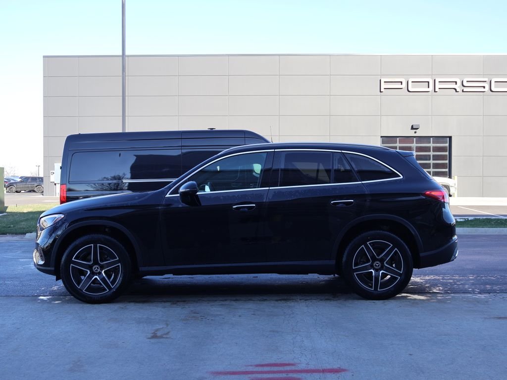 New 2026 Black Mercedes-Benz GLC 300 image 4