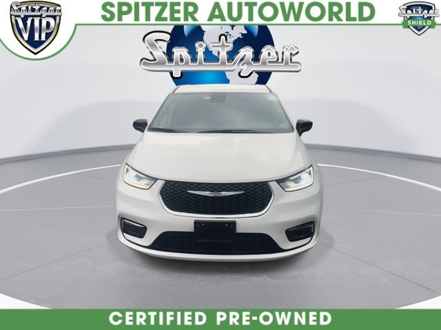 Used 2024 White Chrysler Select image 3
